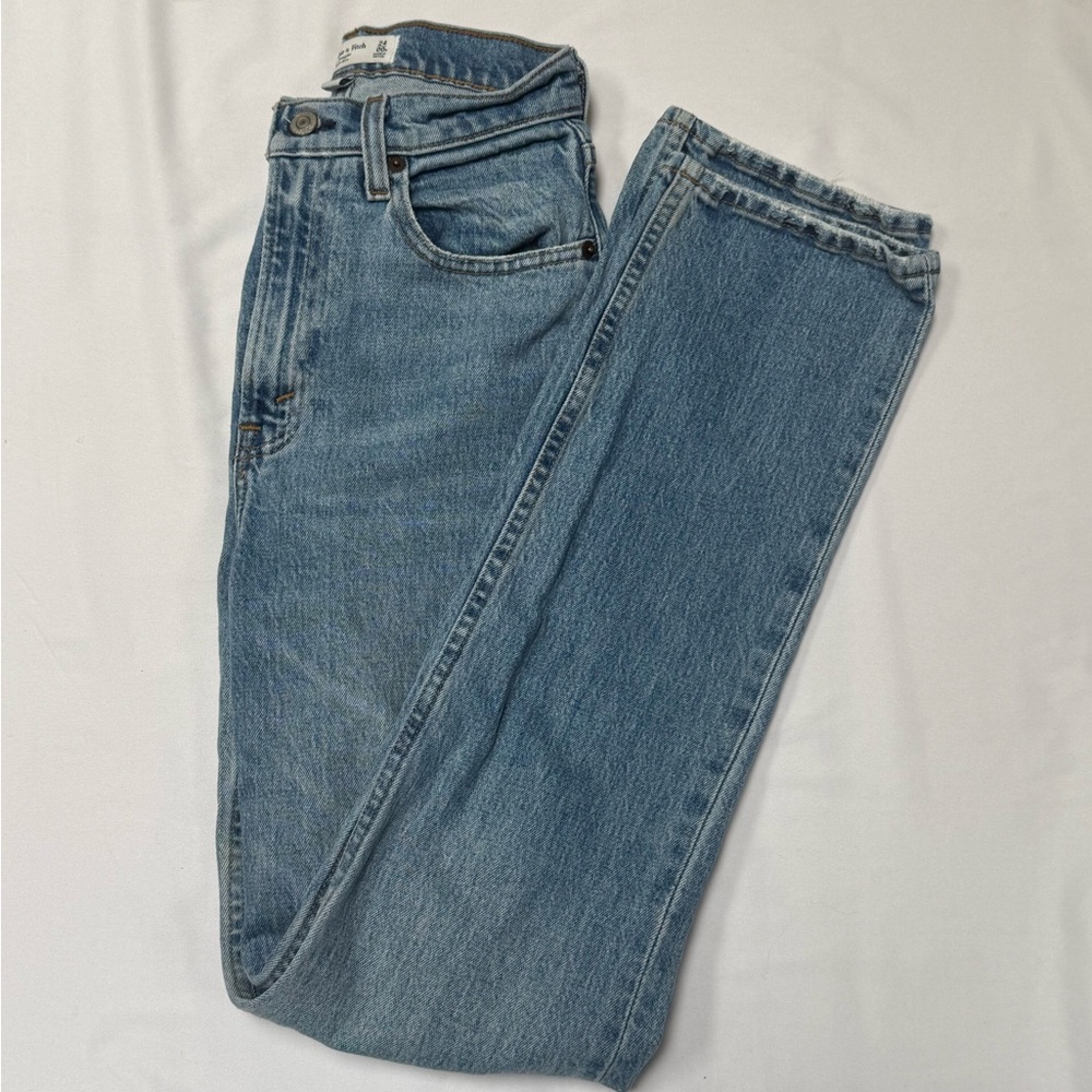 Abercrombie & Fitch Medium Blue Curve Love High Rise 90s Straight Leg Jeans - Picture 5 of 9